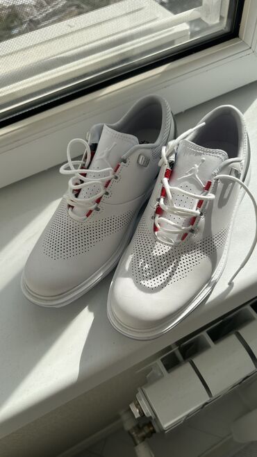 спортивне обувь: Продаются новые кроссовки Nike Jordan оригинал. Брали себе, не подошел