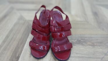 черные туфли с красным: Туфли 37, цвет - Красный