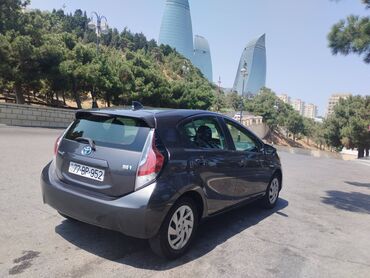 Toyota: Toyota Prius: 1.5 l | 2015 il Hetçbek — 9