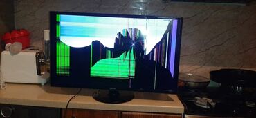 ekrani siniq televizor: Б/у Телевизор Samsung Led 82" Самовывоз