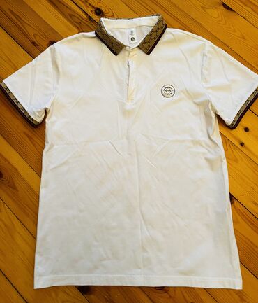 Köynəklər: Koynekler Her biri 5 manat hamisini alan olsa yenede endirim ederiy — 22