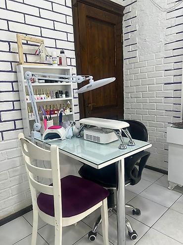 dirnaq stolu gence: Manikur masasi 75 azn . Masinin altinda siyirmesi skafi var.Unvan — 1