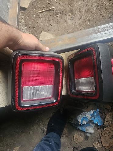 Arxa stopları: Jeep Wrangler üçün arxa stop işıqları və ön duman/farla modulu dəsti — 1