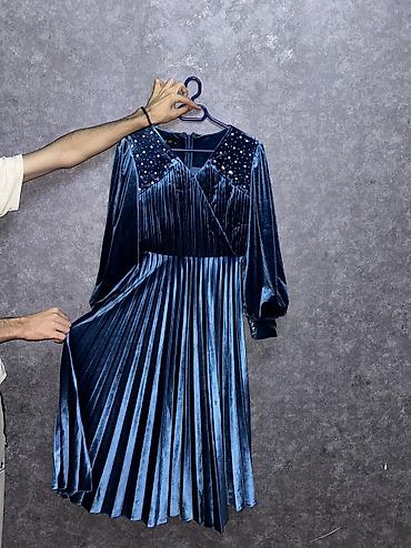 mavi don: Mavi məxməri pliseli qadın donu,38 razmer Parça: Yumşaq, parıltılı — 1