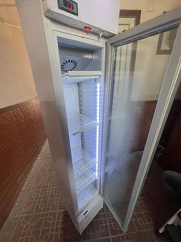 Soyuducu avadanlığı: Vitrin-tip soyuducu şkaf - Şüşə qapılı, dar və hündür konstruksiya – — 1