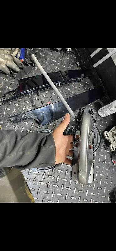 punjac akumulatora: GOLF 7 DELOVI KVAKA VRATA PREDNJA LEVA | Audi vagen delovi ALTINA — 3