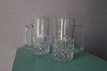стаканы со льдом: Пивные кружки (2 шт) Объем каждой 0,5 л Состояние идеальное без