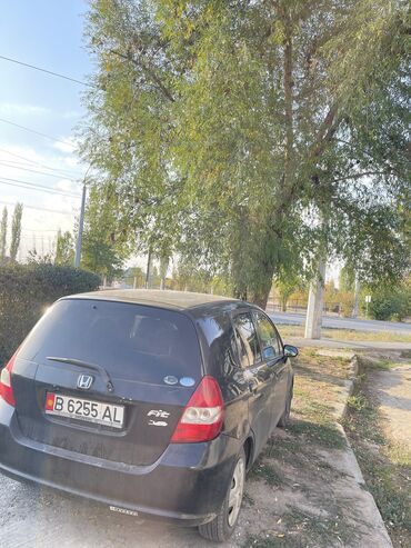 фе: Honda Fit: 2002 г., 1.3 л, Автомат, Бензин, Универсал