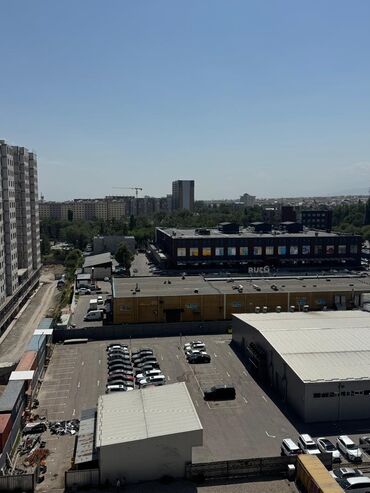 3х комнатная квартира в джале: 2 бөлмө, 81 кв. м, Элитка, 11 кабат, ПСО (өзү оңдоп түзөтүп бүтүү үчүн)