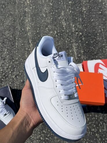 кросовки женская: Мужские кроссовки, 41, Nike, Новый, цвет - Белый, Бесплатная доставка