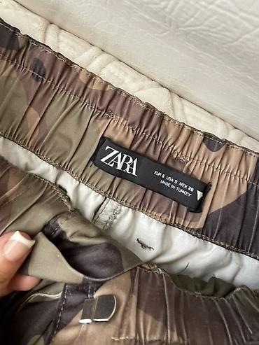 osiris patike: ZARA cargo pantalone – vojnički (kamuflažni) print - Model: cargo — 1