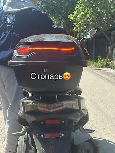 Скутеры: Скутер MAXI 2025 - Свет: установлены 4 LED-фары. Основная — H4 с — 12