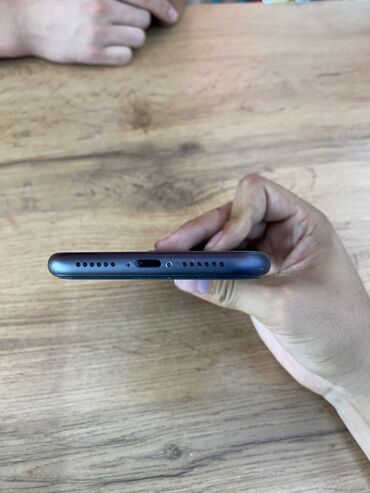 Apple iPhone: IPhone 11, Б/у, 128 ГБ, Черный, Защитное стекло, Чехол, Коробка, 86 %