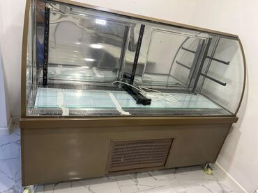 Soyuducu vitrinləri: Bu ticarət vitrin soyuducusu qəhvəyi rəngdədir və şüşə yan panellərə -da lalafo.az — 2 Soyuducu vitrinləri: Bu ticarət vitrin soyuducusu qəhvəyi rəngdədir və şüşə yan panellərə — 2