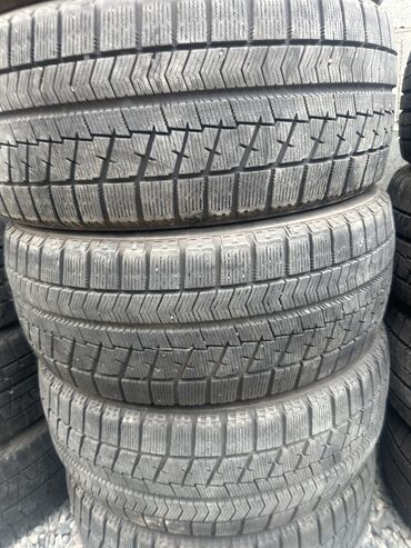 Шины: Шины 215 / 50 / R 17, Зима, Б/у, Комплект, Легковые, Япония, Bridgestone