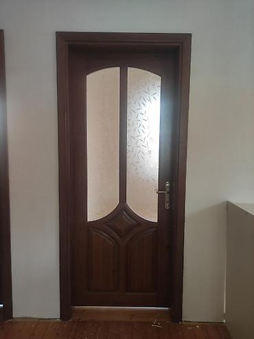kecə: Taxta məbəldən qapı dəsti - Material: təbii ağac (rəng: qəhvəyi) — 2