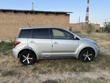 срочно продать машину: Toyota ist: 2004 г., 1.3 л, Автомат, Бензин, Хетчбек