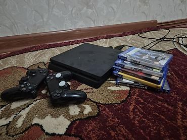 PlayStation 4 Slim, 512 ГБ. В комплекте: - 2 оригинальных геймпада — 1