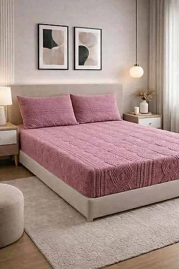 delta home textil: ✨Reljefni carsafi
✨Dimenzije-25 + 2 jastučnice(50*70) 
✨Cena-3900🧚🧚
💋 — 1