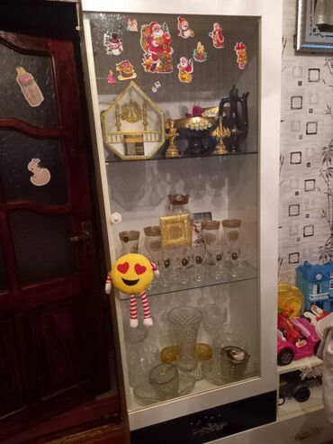qedim eşyalar: Açılan, 1 qapı Düz dolab, Servant, Türkiyə