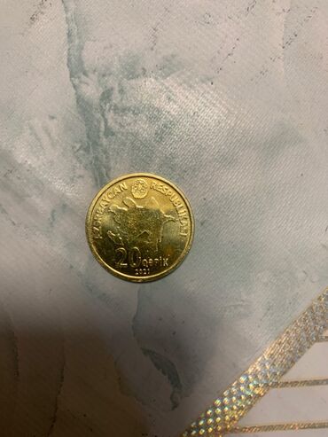 Sikkələr: Gerbli 20 qepik satiram elaqe ucun zeng vurun