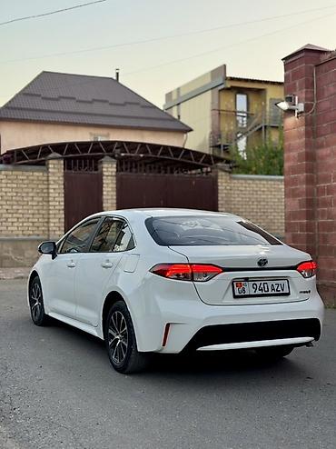 honda corolla: Toyota Corolla: 2022 г., 1.8 л, Вариатор, Гибрид, Седан — 4
