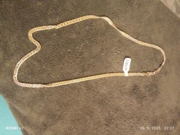 Prstenje: Srebrne minđuše sa kukicom i privjeskom u obliku suze. Centralni deo na lalafo.rs — 22 Prstenje: Srebrne minđuše sa kukicom i privjeskom u obliku suze. Centralni deo — 22