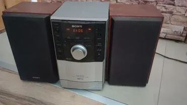 Zvučnici i stereo sistemi: 1. Sony CMT-CPZ2 Micro HiFi System 80€ 2. **Sony CMT-EH10 Micro Hi-Fi — 7