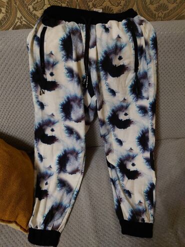 Köynəklər: Магазин закрылся в наличии осталось много качественных футболок — 14