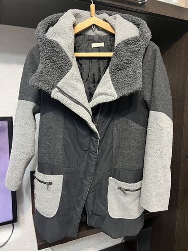 Пальто: Пальто женское демисезонное Состояние нормальное Размер 44-46 м-l
