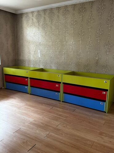 детские шфанер: Для садика выдвижные кровати в три яруса . кровати-комоды (набор из 3