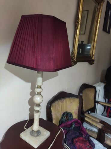 stona lampa: Stilska lampa