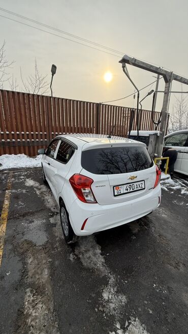 Chevrolet: Chevrolet Spark: 2020 г., 1 л, Вариатор, Бензин, Хэтчбэк — 4