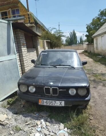 BMW: BMW 525: 1981 г., 2.5 л, Механика, Бензин, Седан