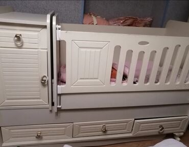 Uşaq və gənc otağı üçün dəstlər: Oğlan və qız üçün, Beşik