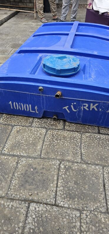 Baklar və çənlər: Bak, Plastik, 1000 l l