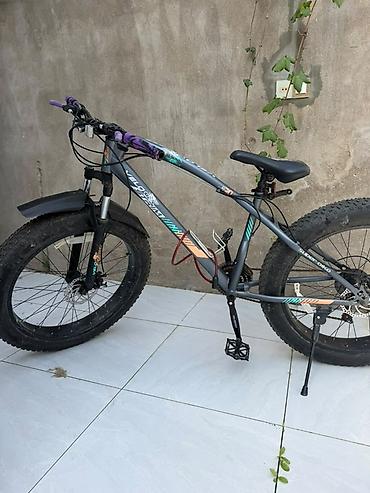 gt la bomba: Fatbike tipli dağ velosipedi - Geniş (təxminən 4.0”) fat şinlər – — 4