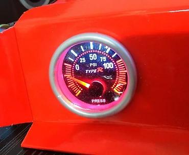 Auto delovi, gume i tjuning: Led satic cajger pritisak ulja - model 2. Novi cajgeri za naknadnu — 1
