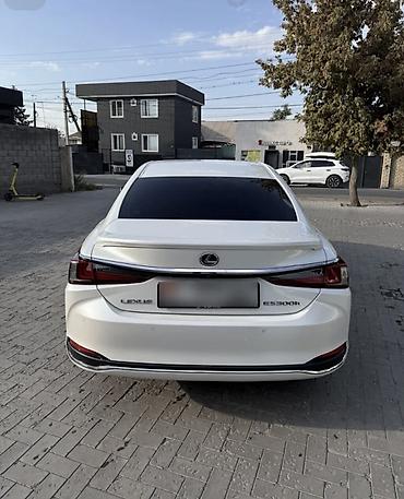 Lexus: Lexus ES: 2019 г., 2.5 л, Вариатор, Гибрид, Седан — 2