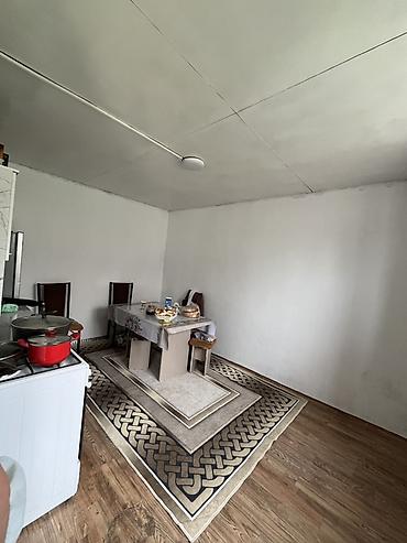 Продажа коттеджей и домов: Ак-Жар конушунда үй сатылат 🏡 📍 Дареги: Ак-Жар, 28-көчө, 31-үй Бир — 4