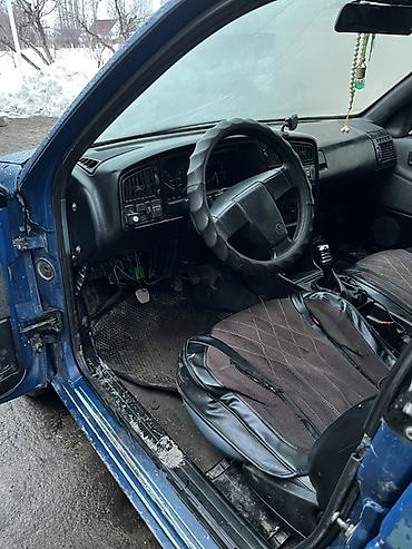 Volkswagen: Volkswagen Passat Variant: 1988 г., 1.8 л, Механика, Бензин, Универсал — 8