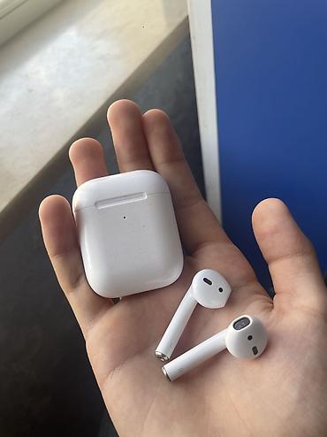 apple simli qulaqlıq: Airpods nəsil 2 : model A2032 / A2031 orta veziyyetdedir - Rəng: ağ - — 1