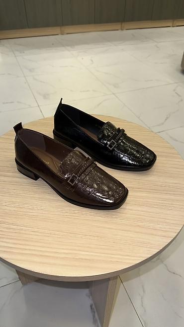 Makasin və loferlər: Qadın loaferləri – klassik model - Rənglər: qara və tünd qəhvəyi - — 1