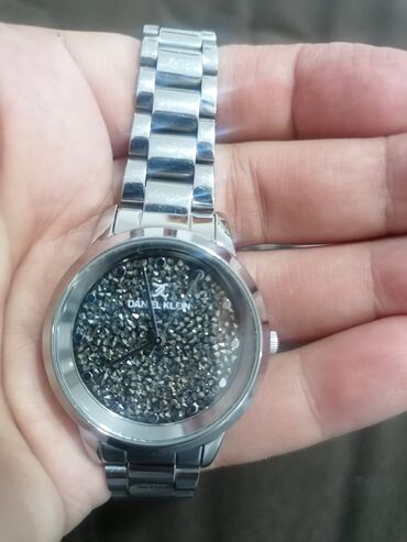 dugački ženski prsluci: Prodajem Daniel klein sat, Silver, nosen, u odličnom stanju, samo da