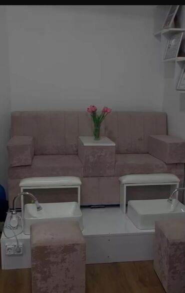 lavanta qurusu: Pedikür kreslosu satılır 550 azne.(900 azne alinib).Rengi gül qurusu
