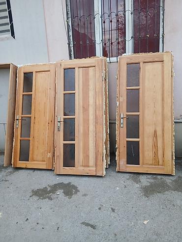 Qapılar və aksessuarlar: 5 ədəd Taxta qapılar satılır.yaxşı vəziyyətdədir. 4 ü otaq — 2