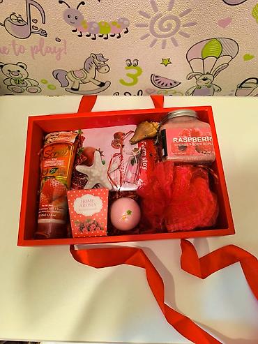 Hədiyyələr: Hədiyyə qutuları və tematik setlər - Şirniyyat qutuları: Bölməli — 41