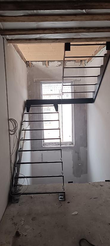 Металлические лестницы: Металлическая лестница Для дома, Форма лестницы: Г-образная, Стиль: Лофт — 12