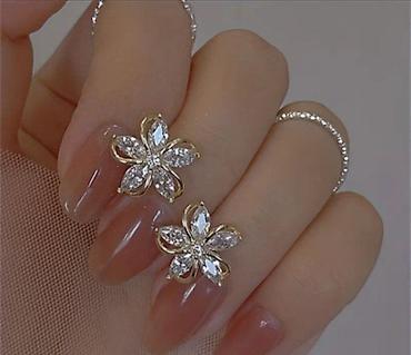 Наборы украшений: Наборы украшений с сияющими вставками Варианты комплектов: 1) — 7