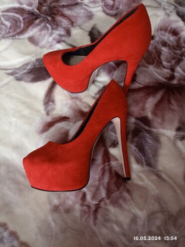 женский обув: Туфли 38.5, цвет - Красный